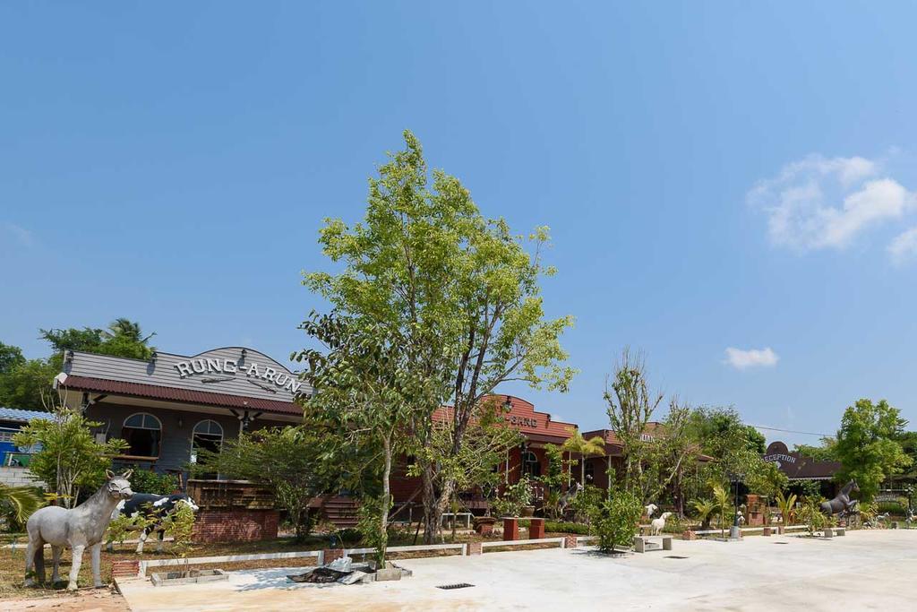 Cowboy Farm Resort Pattaya Ban Huai Yai Exterior photo
