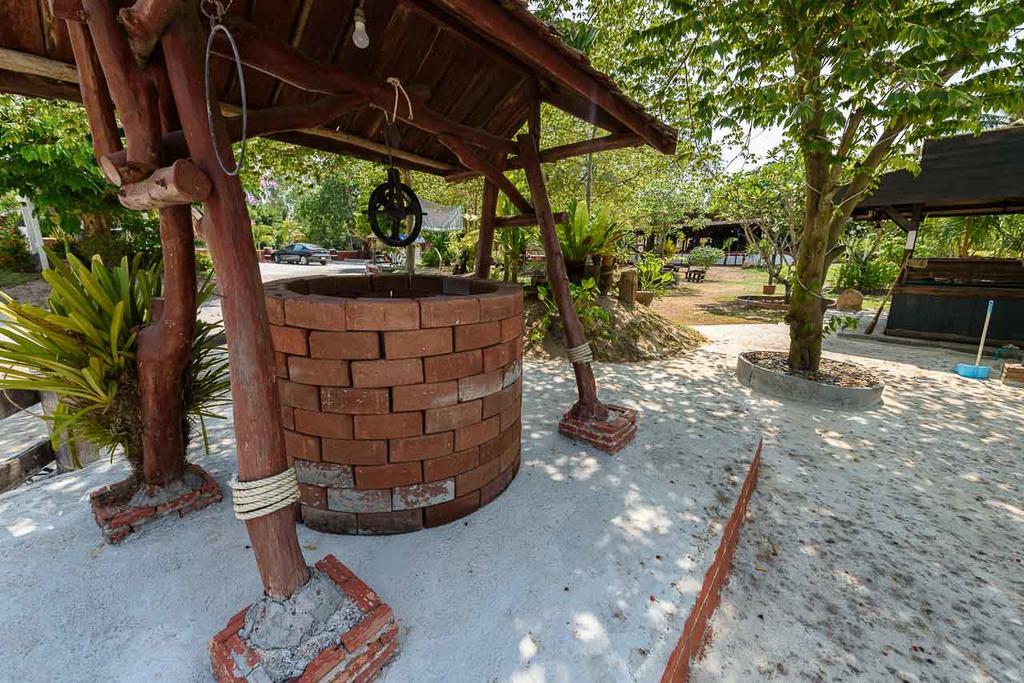 Cowboy Farm Resort Pattaya Ban Huai Yai Exterior photo